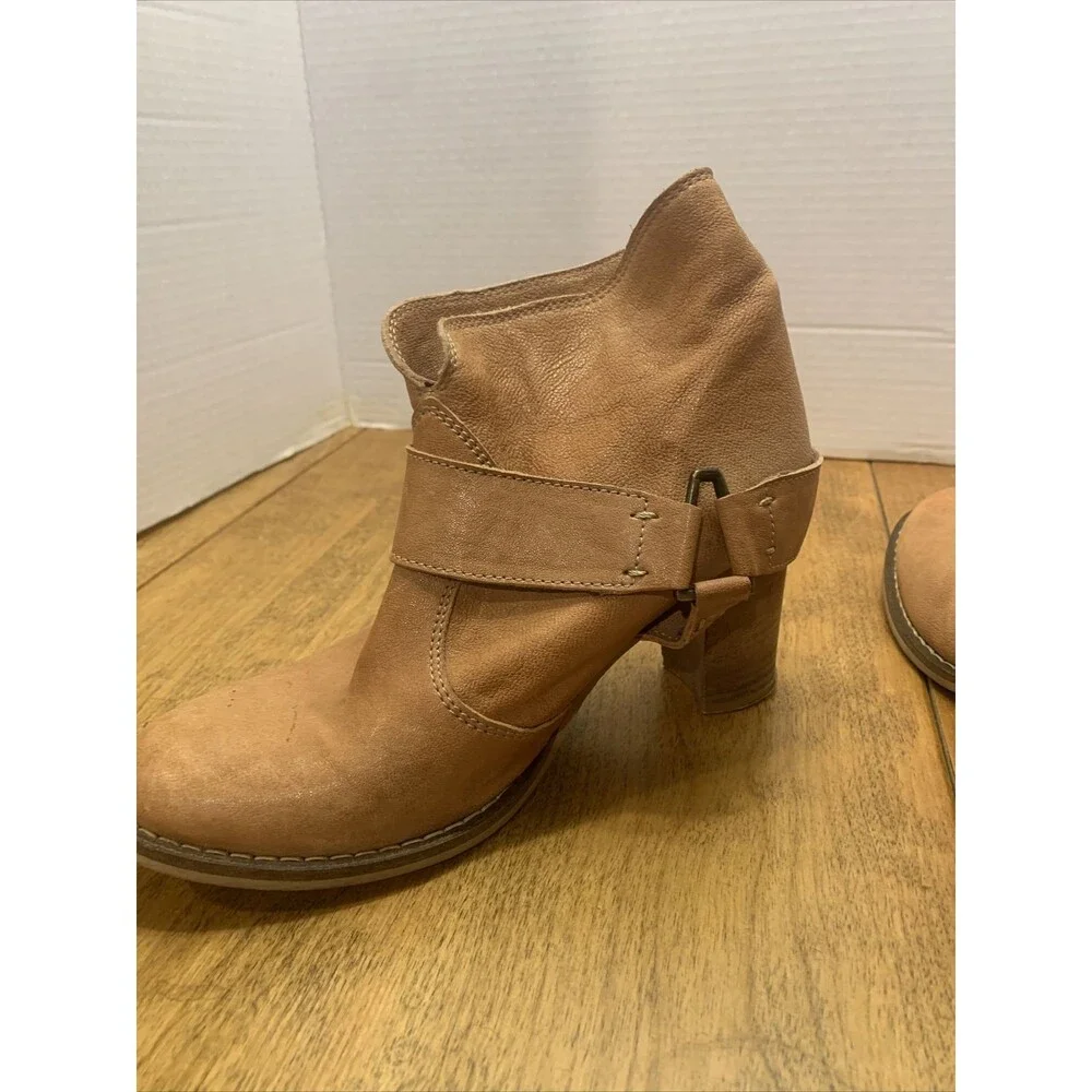 Sundance Boots Womens 7.5 US 38 EU Tan Harness Ankle Bootie Leather Stacked Heel